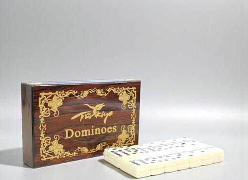 Lüks Ahşap Kutulu Türkiye Logolu Premium Domino Seti 28 Parça 6 Çift - Aile Oyunu Yeni Yıl Hediyesi