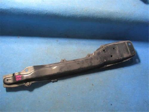 Travers Corolla 00-02 Ön (Oem No: 51204-12082)