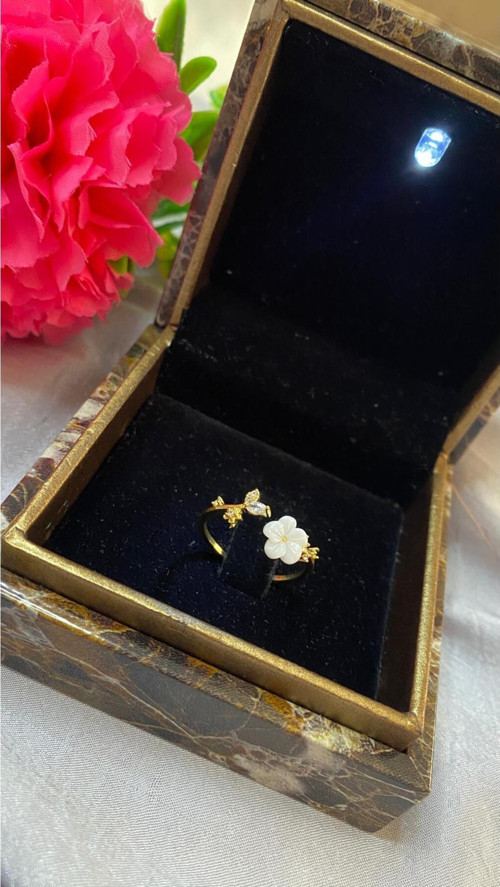 Minimal Çiçekli Zirkon Taşlı Ayarlı Yüzük Çelik Gold