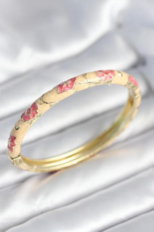 Pembe Renk Detaylı Mineli Kelepçe - EBJ251010W38143