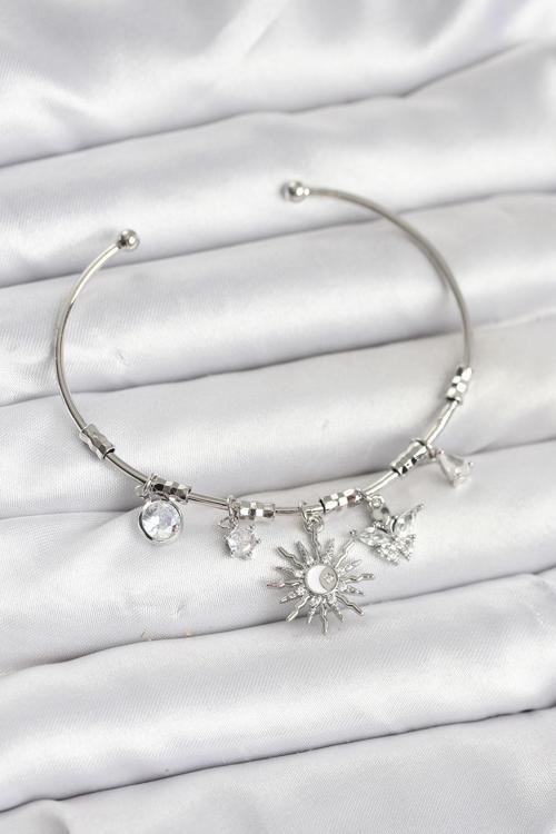 Güneş Charmlı Gümüş Renk Pirinç Kadın Bileklik - EBJ251010W38214