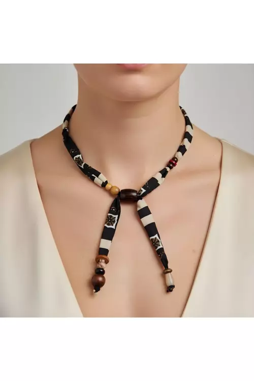 Leopar Desenli Boncuklu Kumaş Kolye