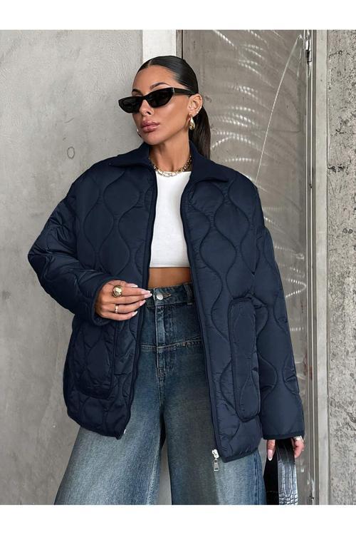 Lacivert Kapitone Desenli Geniş Yaka Kadın Mont