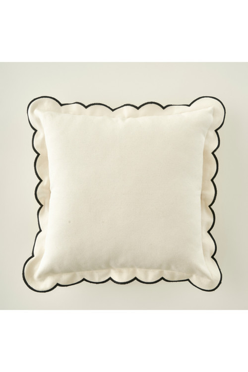Scallop Kenar Kırlent Kılıfı Siyah (43x43 cm)