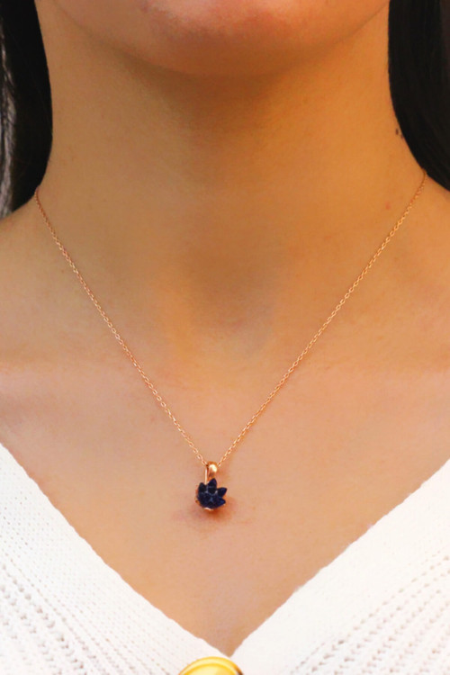 Lotus Çiçeği Safir Taşlı Gümüş Kolye