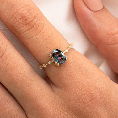 14 Ayar 0.95 Ct Evlilik Teklifi Altın Yüzük Mistik Topaz Altın Evlilik Teklifi İhtişamı Yüzüğü