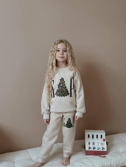 KIZ ÇOCUK YILBAŞI TEMALI 3 İPLİK EŞOFMAN TAKIMI