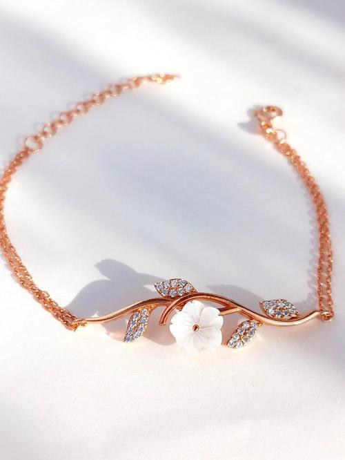 18 Ayar Altın Kaplama Beyaz Manolya Çiçeği Gold Tasarım Kadın Gümüş Bileklik Doğum Günü Hediye