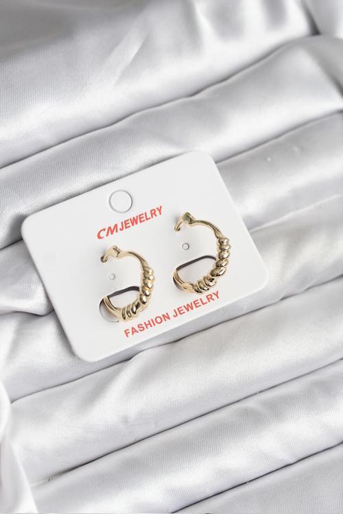 Zarif Kulaklar için Golden Pirinç Kaplı CM Model Kadın Küpe