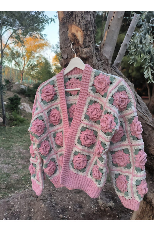 Gül Motifli Tığ İşi Kadın Hırka