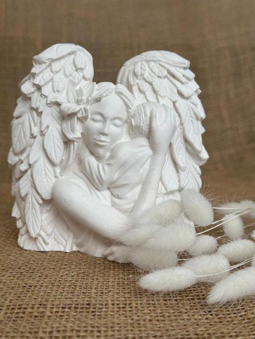 Anne Sevgisi Temalı Kanatlı Melek Heykeli, Beyaz Renk Yüksek Kaliteli Malzeme El Yapımı Anne Sevgisi Kanatlı Melek Heykeli, Hediyelik Dekoratif Obje, Ev Dekoru, Masa Dekoru, Öğretmenler Günü