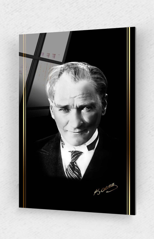 Mustafa Kemal Atatürk Siyah Beyaz Üniformalı Cam Tablo 10 Kasım Atatürk Tablo Ofis Dekor