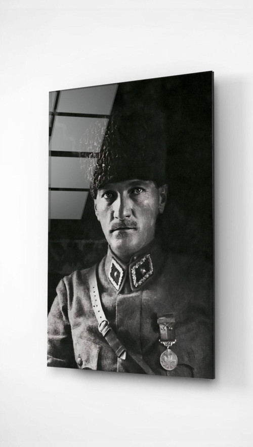 Atatürk Cam Tablo