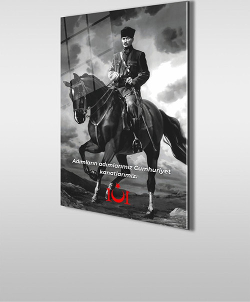 Atatürk Özel Tasarım 3 Siyah Beyaz Dikey Cam Tablo