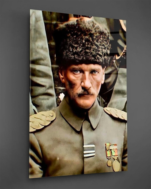 Üniformalı Atatürk Portesi Cam Tablo