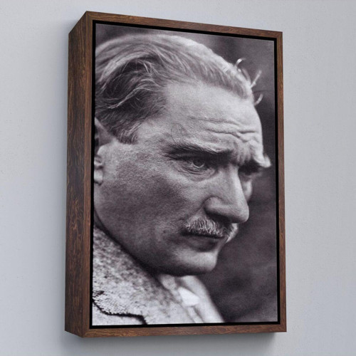 Çerçeveli Mustafa Kemal Atatürk Yakın Çekim Duvar Tablosu-6213