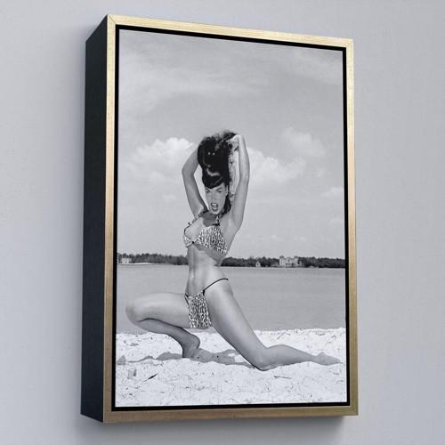 Çerçeveli Leopar Bikinili Bettie Page Duvar Tablosu-6053