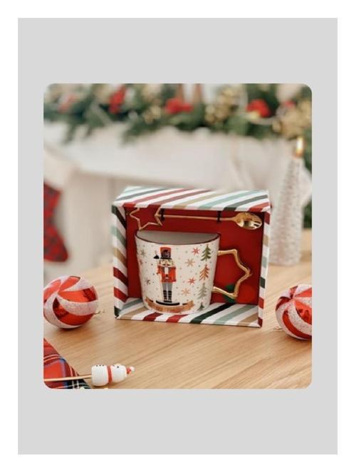 Altın Kaşıklı Porselen Kupa 10222 - Yeni Yıl