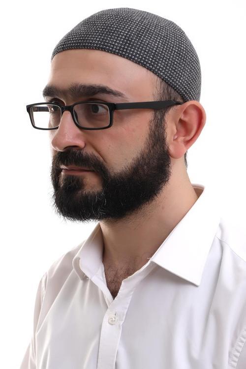 Siyah Kışlık Nokta Desenli Orlon Namaz Takkesi