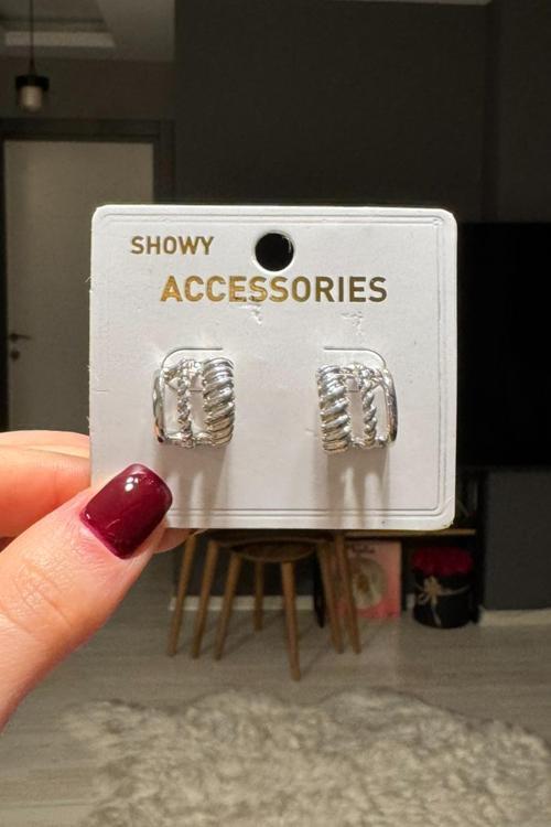 Kadın Çoklu Görünen Sarmal Küpe