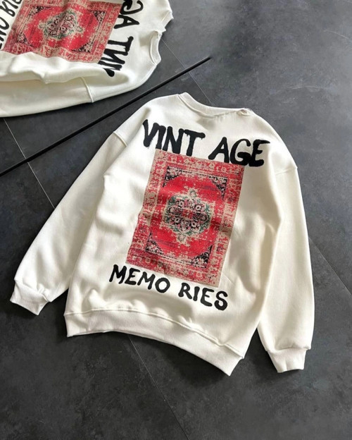 Bisiklet Yaka Üç İplik Baskılı Oversize SweatShirt