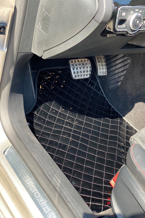 Siyah Rugan Deri Araba Içi Paspas Takımı