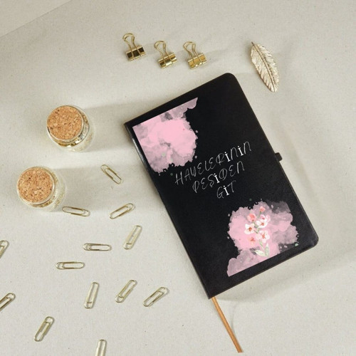 Hayallerinin Peşinden Git Yazılı Çiçek Desenli Kişiye Özel Deri Kapak Defter