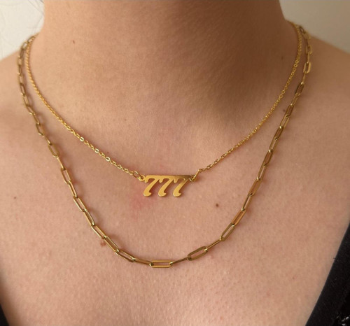 777 Şans Kolyesi & Altın Kaplama Ataç Model Kolye – Anlamlı & Modern İkili Takı Kombini