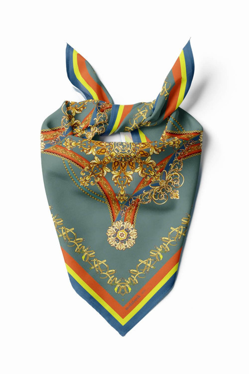 C37 KADIN DESENLİ BANDANA