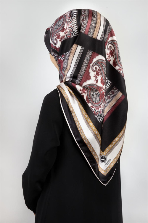 Twill Şal Desenli Siyah Renkli 90x90 Eşarp (İpek İçermez) Kenar Dikiş Şekli El Dikişli