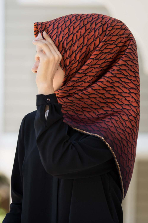 %100 Twill İpek File Desenli Taba - Siyah Renkli 90x90 Eşarp Dikim Şekli : El Dikişi