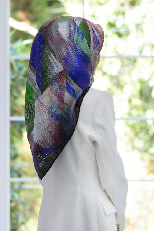%100 Twill İpek Efektli ve Geometrik Desenli Saks - Mint Yeşili Renkli 90x90 Eşarp Dikim Şekli : El Dikişi
