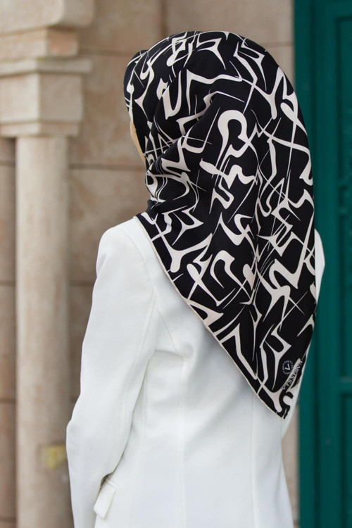 %100 Twill İpek Soyut Geometrik Desenli Siyah - Krem Renkli 90x90 Eşarp Dikim Şekli : El Dikişi