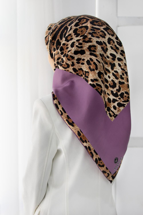 %100 Twill İpek Leopar Desenli Sirke Renkli 90x90 Eşarp Dikim Şekli : El Dikişi