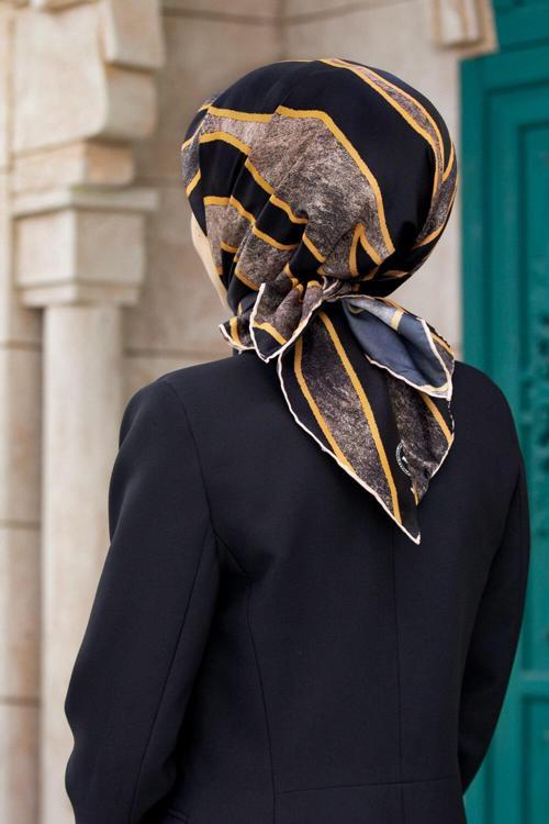 Kristal Zebra Çiçek Desenli Bej Renkli 90x90 Eşarp (İpek İçermez) Kenar Dikiş Şekli El Dikişli