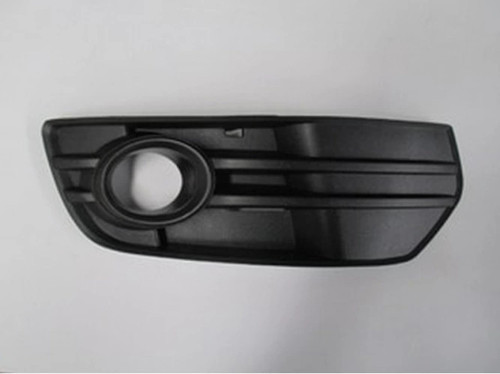 2010-2012 Audi Q5 Sis Lamba Kapağı Sağ (Sis Delikli) Siyah (Bfn) (Adet) (Oem No:8R0807682A01C)