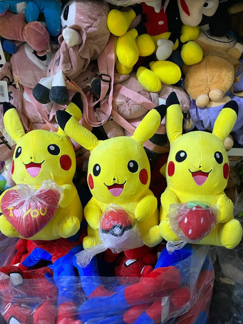 Pikachu Peluş Uyku Arkadaşı Peluş Uyku Oyuncağı 25 Cm 1 Adet Ton Ve Jerry Süpriz Figür Hediyeli