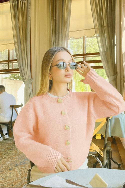 Kalp Düğme Detaylı Şeker Pembe Triko Hırka