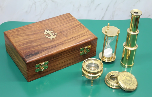 Ahşap Kutulu Dürbün, Kum Saati, Büyüteç, Pusula Seti