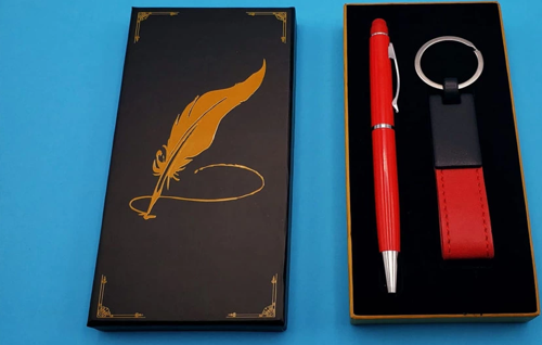 Kutulu Kırmızı Deri Anahtarlık Ve Touchpen Tükenmez Kalem Hediye Seti