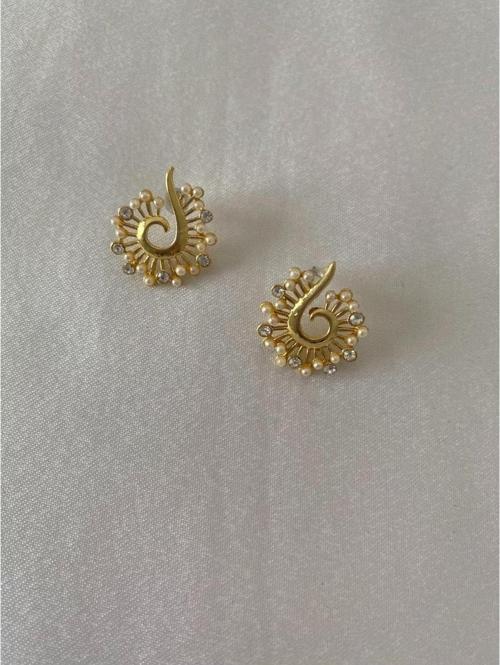 Incili Parlak Taşlı Küpe Altın Renk