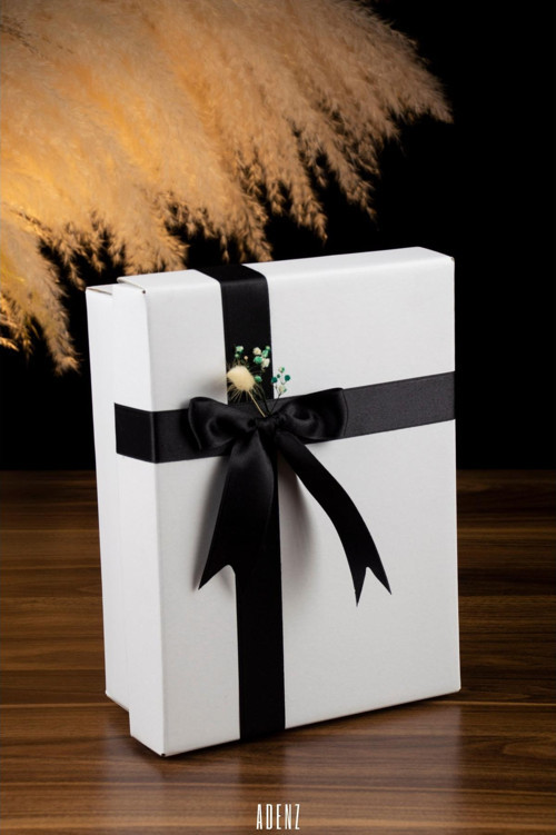 Hediye Kutusu Kırpık Kağıtlı - 1. Sınıf Saten Kurdeleli -Kuru Çiçek Süslemeli- Bohça Nişan Damat