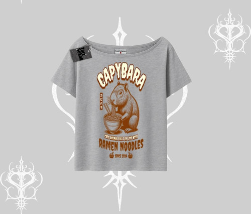 Kayık Yaka Tshirt Cute Capybara Enjoying Ramen Noodles Artwork