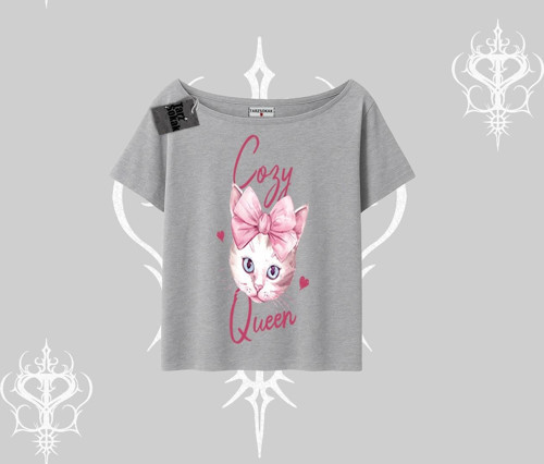 Cozy Queen Kedi Baskılı Kayık Yaka Tshirt