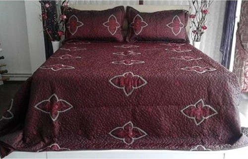 ÇİFT KİŞİLİK NAKIŞLI SATEN YATAK ÖRTÜSÜ-KOYU BORDO