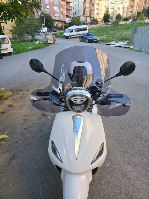 Rks Letbe LB 125 Ön Cam 2023-2025 Model 45cm Füme Renkli 4mm ELCİKLİ APARAT GÖNDERİLMEYECEK