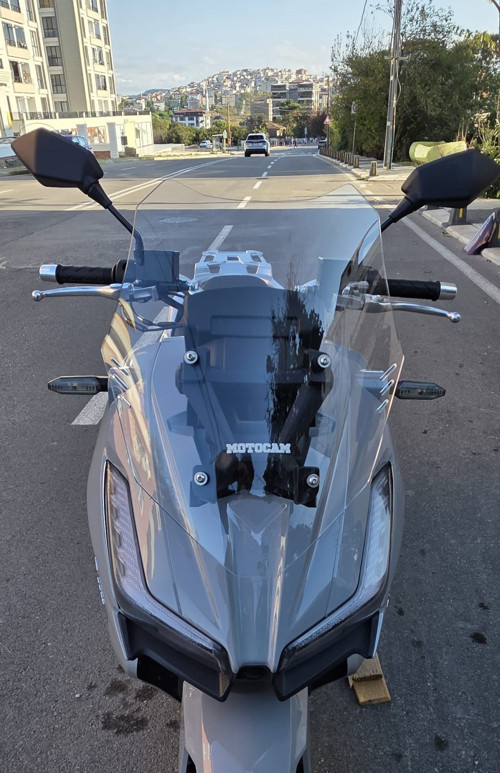 Yuki Xway 125 Siperlik Ön Cam 2023-2025 Model 49cm Şeffaf Renkli 4mm SPOR CAM