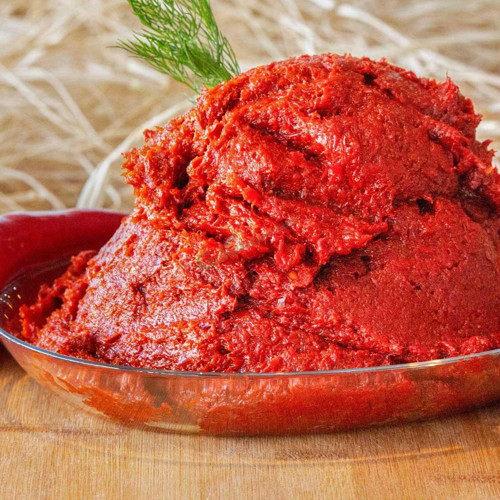 Tatlı biber salçası