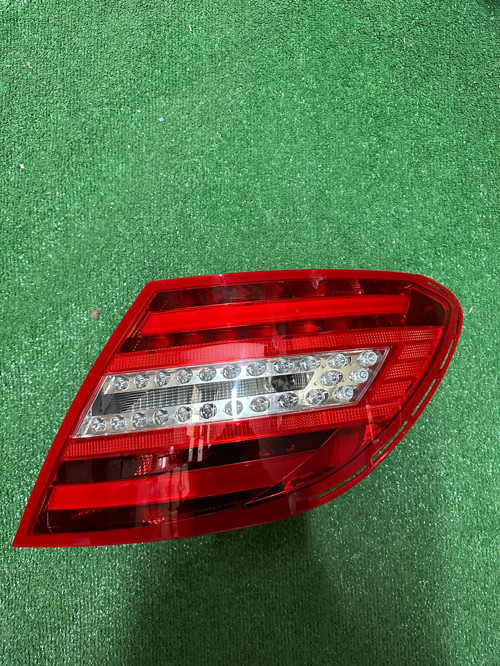 Mercedes C Serisi W204 Sağ Stop Lambası 2011-2013