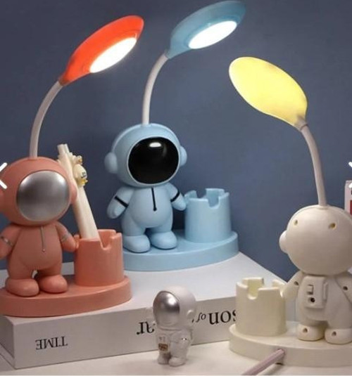 Led Astronot Masa Lambası Ve Kalemlik